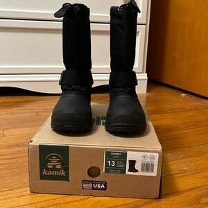 Kamik snow boots size 13